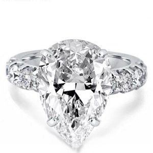 Beautiful Italio 9ct pear cut engagement ring...